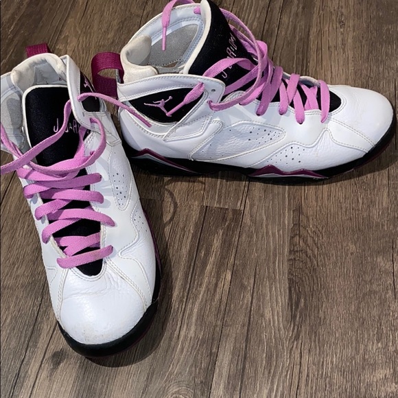 grade school jordans size 7